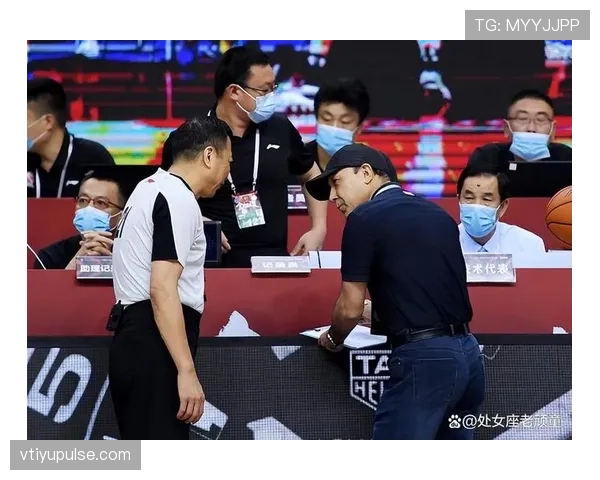 主裁判职责全解析:比赛中他到底管什么、该如何判罚? 主裁判职责全解析:比赛中他到底管什么、该如何判罚?