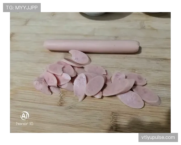 管晨辰家的猫都比我会做早餐 管晨辰家的猫都比我会做早餐